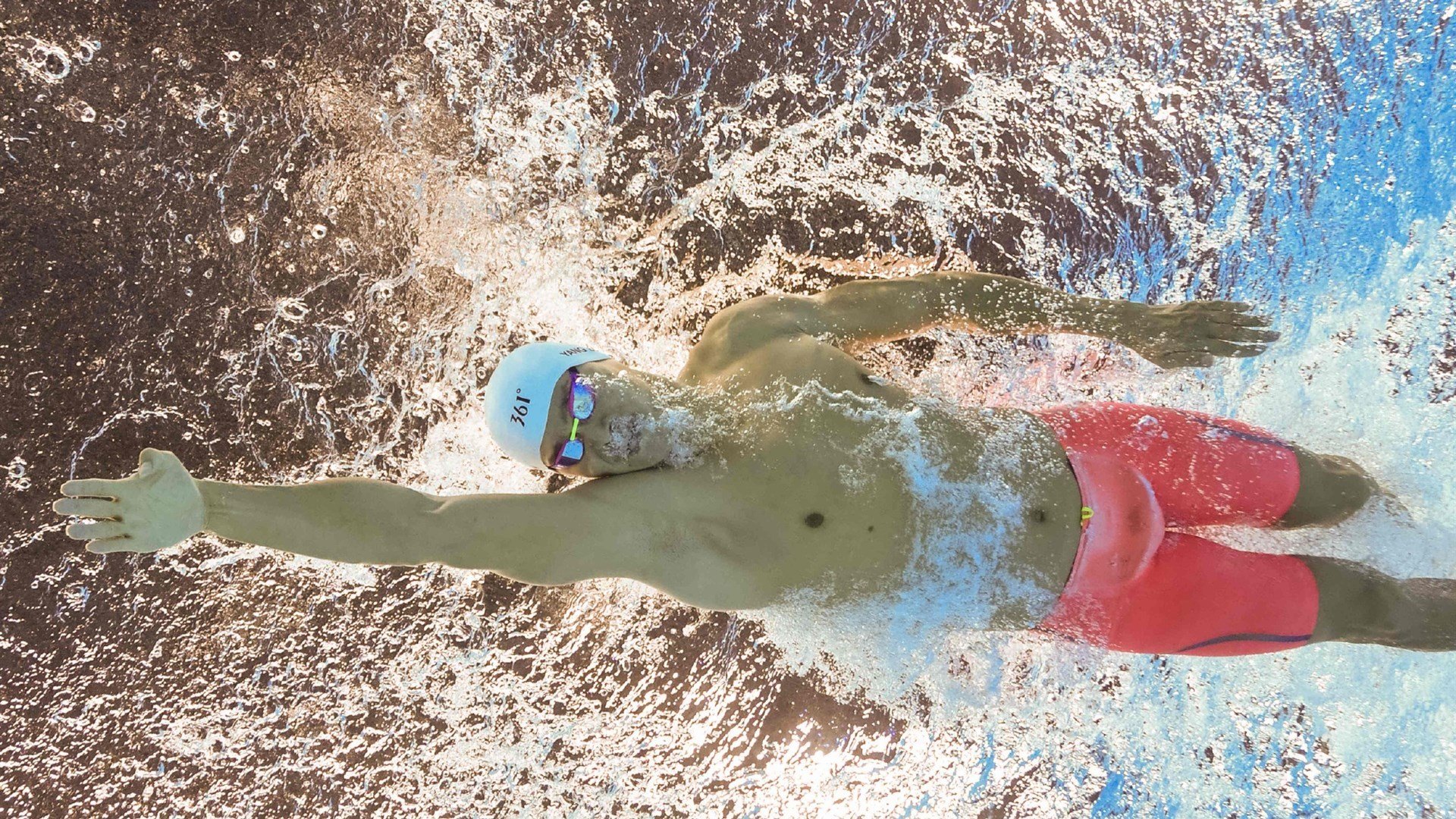 开云体育在线-新王登基，楚阿梅尼铁肩擎旗，潘帕斯雄鹰4-0终结斗牛士时代